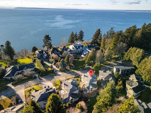 1768 Ocean Park Rd, Surrey, BC, V4A3L9 | Card Image