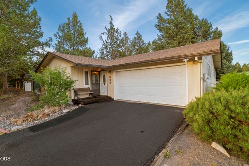 61568 Newberry Dr, Bend, OR, 97702-9573 | Card Image