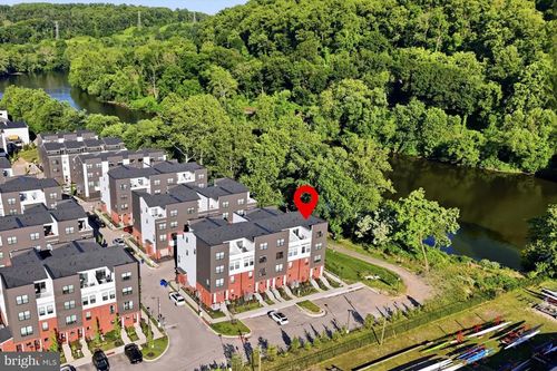 919 Riverplace Dr, CONSHOHOCKEN, PA, 19428-2471 | Card Image