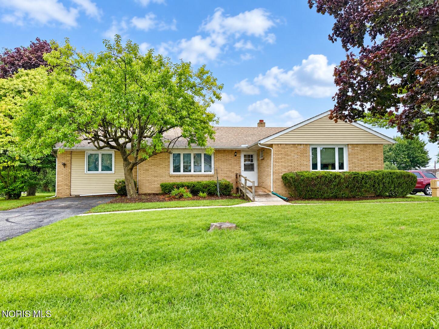 1550 Woodville Rd, Millbury, OH 43447