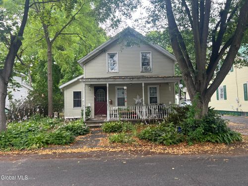 8 Sarella St, Glens Falls, NY, 12801-2402 | Card Image
