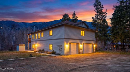 1575 Nile Rd, Naches, WA, 98937-9193 | Card Image