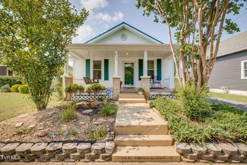 817 N Roan St, Elizabethton, TN, 37643-2040 | Card Image