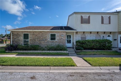 4053 Ogrady Dr, Corpus Christi, TX, 78413-3001 | Card Image