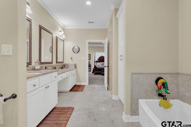 1216 Cobblestone Ct, House other with 3 bedrooms, 2 bathrooms and null parking in Carthage TX | Image 19
