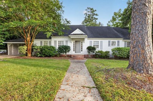 214 E Main St, Hahira, GA, 31632 | Card Image