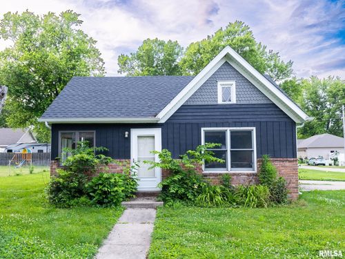 321 E Tazewell St, Tremont, IL, 61568-7549 | Card Image