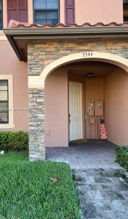 3544 W 88th Ter, Hialeah, FL, 33018-2010 | Card Image
