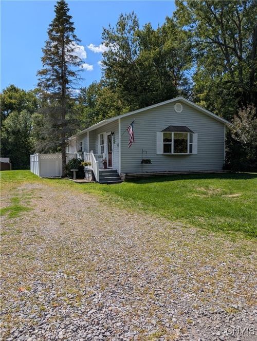 9549 Horseshoe Island Rd, Clay, NY, 13041-9688 | Card Image