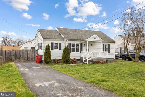 405 E 7th Ave, RANSON, WV, 25438-1761 | Card Image