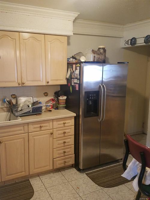 25-04 Humphrey St, Flushing, NY, 11369-1621 | Card Image