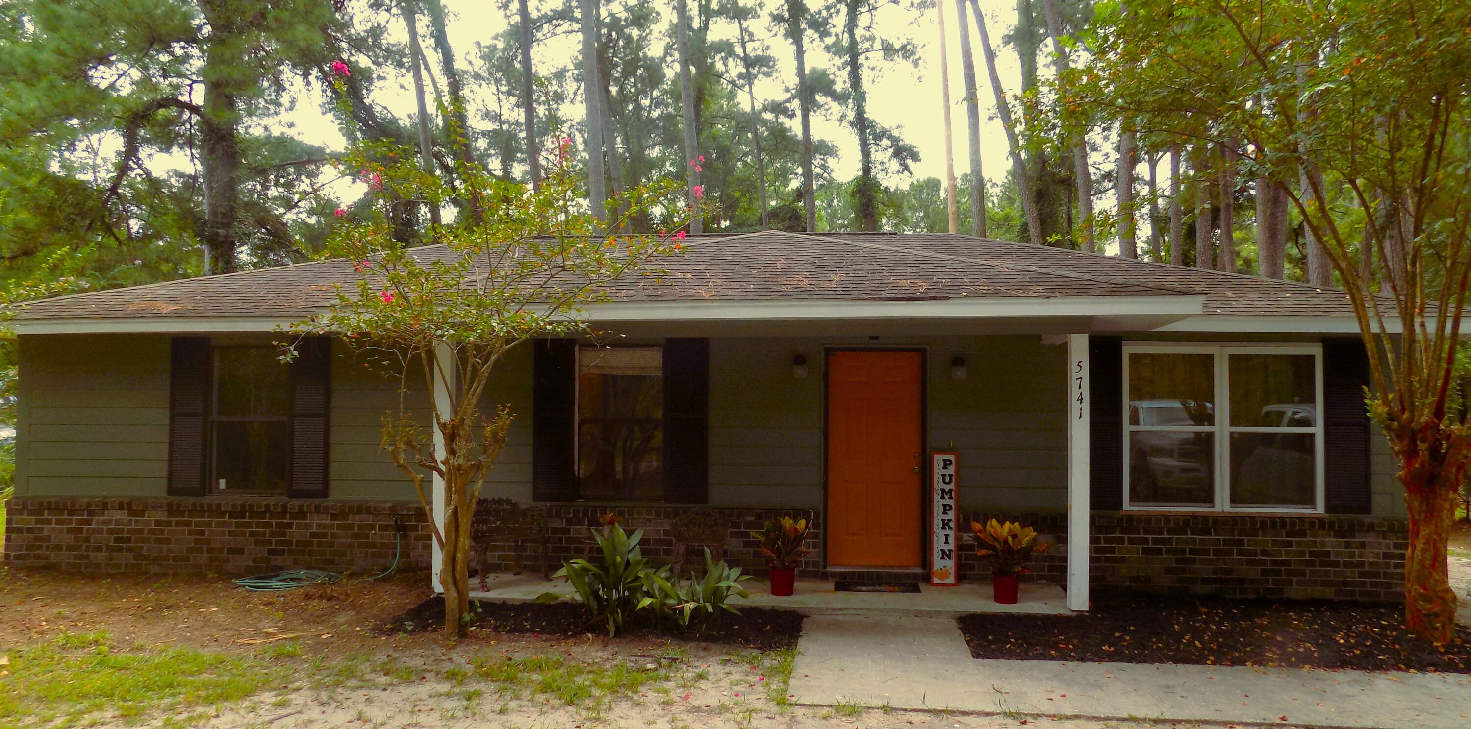 Octavia Ave, Ravenel, SC 29470