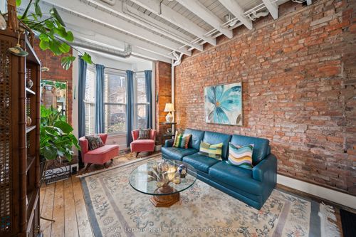 215 Ferguson Ave S, Hamilton, ON, L8N2N2 | Card Image