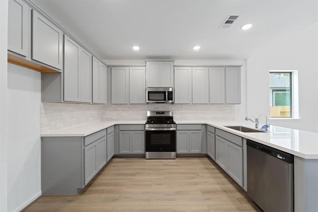 Note: Sample product photo. Actual exterior and interior selections may vary by homesite. Photo may be virtually staged | Image 8