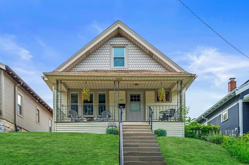 2843 S Linebarger Terrace, Milwaukee, WI, 53207 | Card Image
