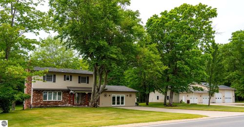 10200 Lake Station Ave, Lake, MI, 48632-9098 | Card Image