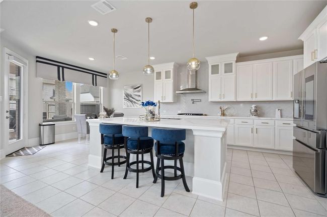 kitchen island | Image 11