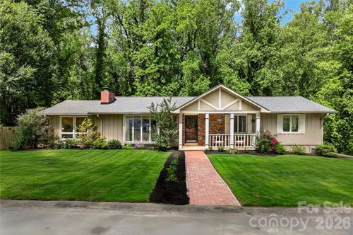 711 Oak Terrace Ln, Hendersonville, NC, 28791-3231 | Card Image