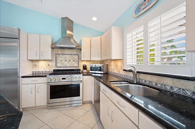 519 74 Th St, House other with 3 bedrooms, 3 bathrooms and null parking in HOLMES BEACH FL | Image 13