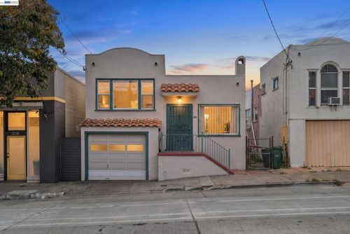3229 Macarthur Blvd, Oakland, CA, 94602-3819 | Card Image
