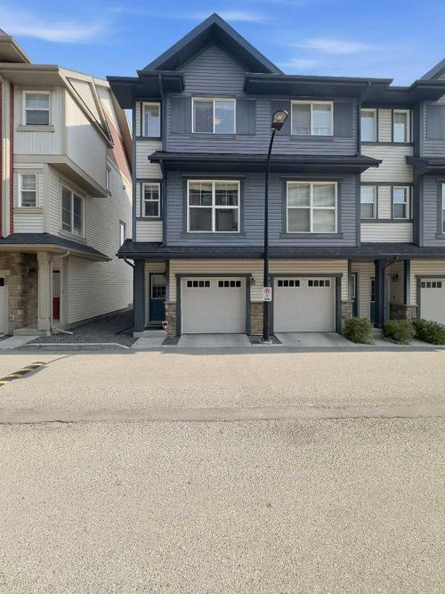 28 New Brighton Pt Se, Calgary, AB, T2Z1B8 | Card Image