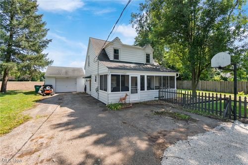 79 Fruitland Ave, Painesville, OH, 44077-4833 | Card Image
