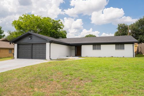 228 Hallbrook Dr, Fort Worth, TX, 76134-3932 | Card Image