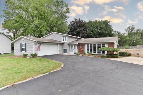 1105 Stratford Ln, Hanover Park, IL, 60133-2663 | Card Image