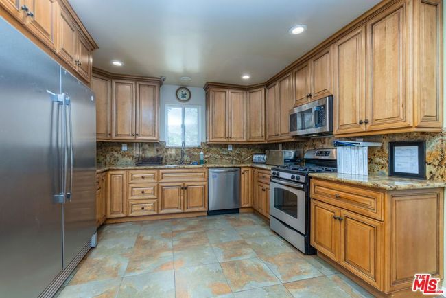 6953 Enfield Ave, House other with 4 bedrooms, 4 bathrooms and 2 parking in Reseda CA | Image 4