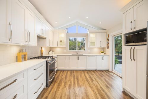 2511 Boswell Ave, North Vancouver, BC, V7H1L8 | Card Image