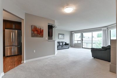 207 - 33233 Bourquin Cres E, Condo with 2 bedrooms, 2 bathrooms and 1 parking in Abbotsford BC | Image 2