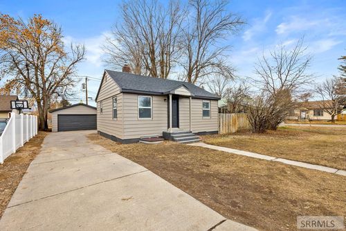 218 E 17th St, Idaho Falls, ID, 83404-6013 | Card Image