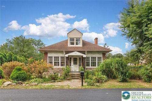 2022 Greenawalds Ave, Allentown, PA, 18104-1024 | Card Image