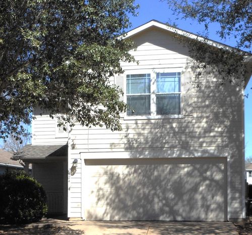 7424 Elk Pass Dr, Austin, TX, 78744-1761 | Card Image
