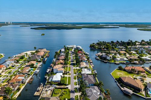 1763 Wavecrest Ct, MARCO ISLAND, FL, 34145-3839 | Card Image