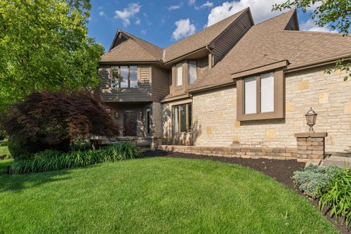 8460 Davington Dr, Dublin, OH, 43017-9640 | Card Image