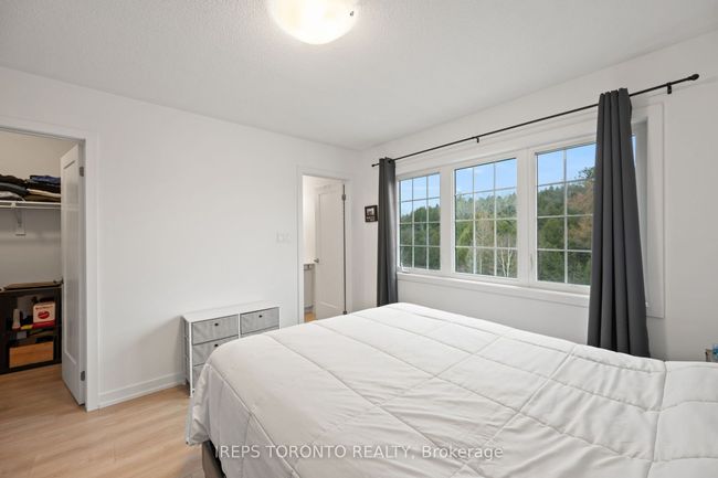 84 Lyall Stokes Cir, House attached with 4 bedrooms, 3 bathrooms and 1 parking in Mount Albert ON | Image 16