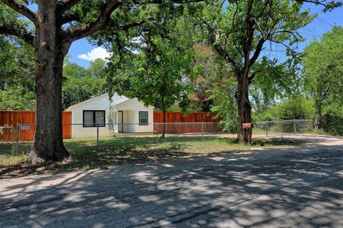1635 Trout Road, Hutchins, TX, 75141 | Card Image