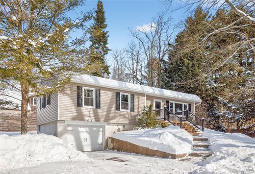 676 Oak Summit Rd, Millbrook, NY, 12545 | Card Image