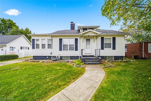 259 E 324th St, Willowick, OH, 44095-3241 | Card Image