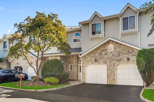 24 Catherine Ct, South Amboy, NJ, 08879-2916 | Card Image