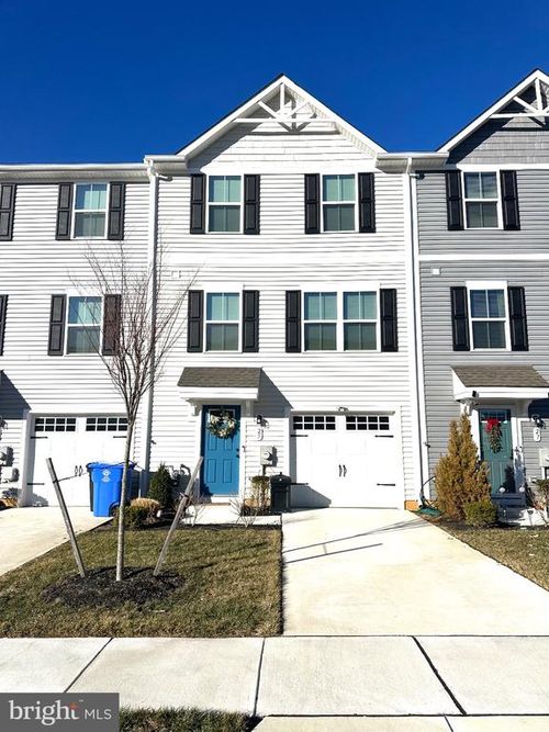 25 F Floyd Ave, BEVERLY, NJ, 08010-1760 | Card Image
