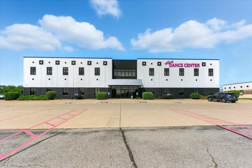 f-7009 Nordic Dr, Cedar Falls, IA, 50613-6447 | Card Image