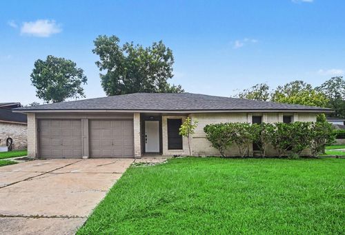 300 Castlelake Dr, Friendswood, TX, 77546-3617 | Card Image