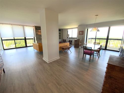 apt-21o-26910 Grand Central Pkwy, Floral Park, NY, 11005-1021 | Card Image