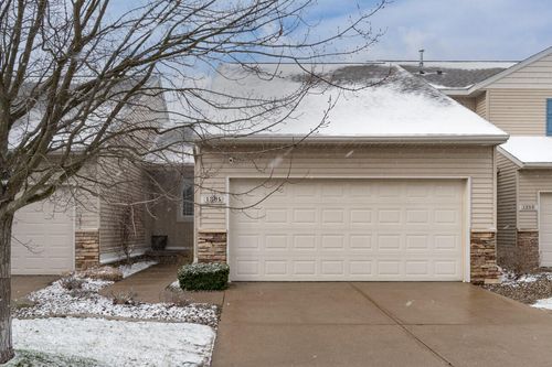 1361 S Village Cir, Kalamazoo, MI, 49009-6118 | Card Image