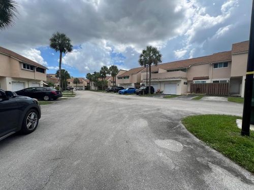 8251 Nw 8th Pl, Plantation, FL, 33324-1205 | Card Image
