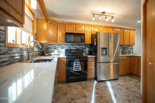 1720 N 26 Th St, Condo with 3 bedrooms, 2 bathrooms and null parking in Bismarck ND | Image 36
