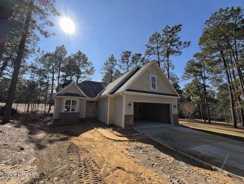 132 Hunter Trl, Southern Pines, NC, 28387-2937 | Card Image