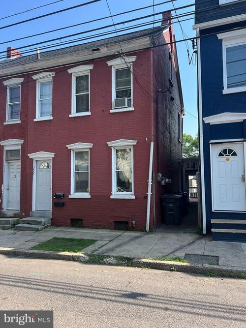 352 Beech St, Pottstown, PA, 19464-5653 | Card Image